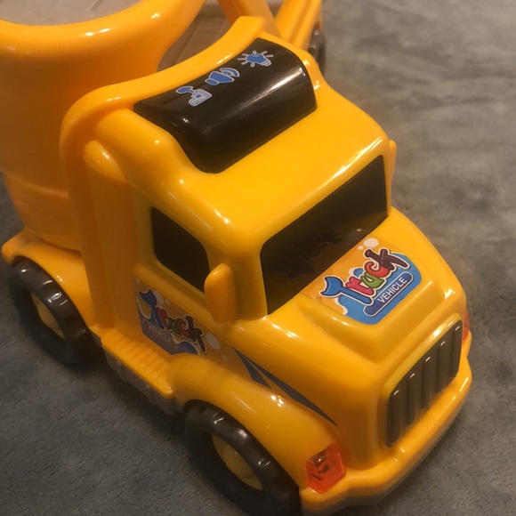 Toy Truck Car Hauler - Picture 5 of 7